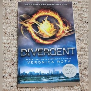 Divergent Paperback